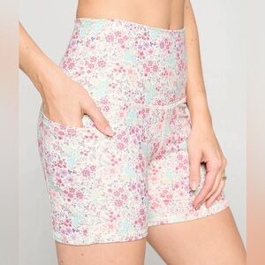NWOT Adorable floral biker shorts